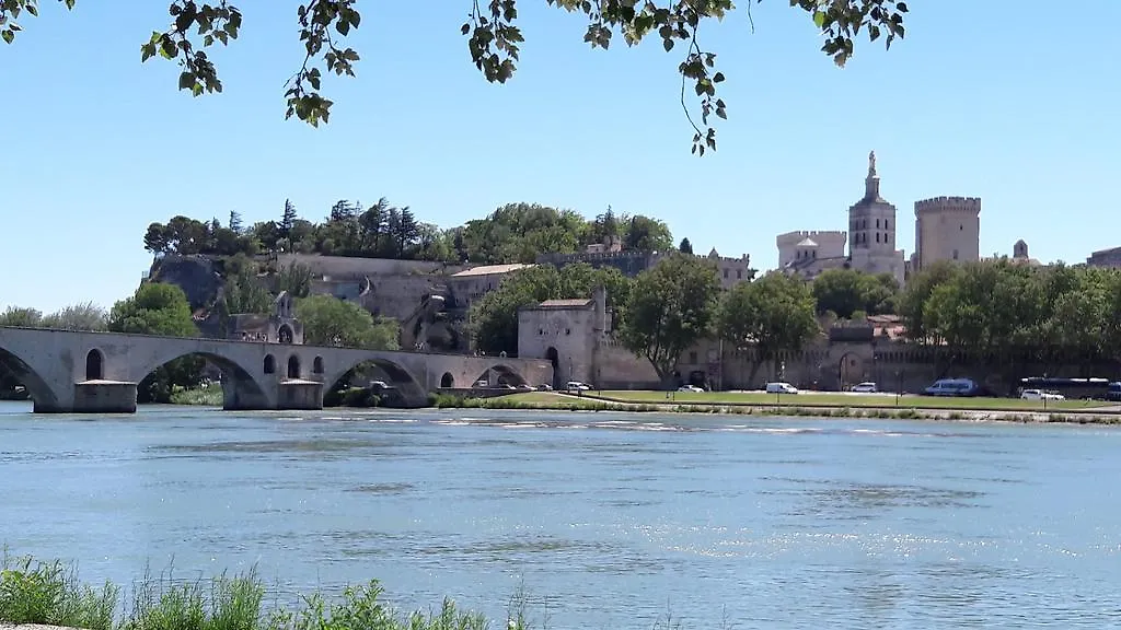 Appart Ensoleille Proche Remparts Avignon