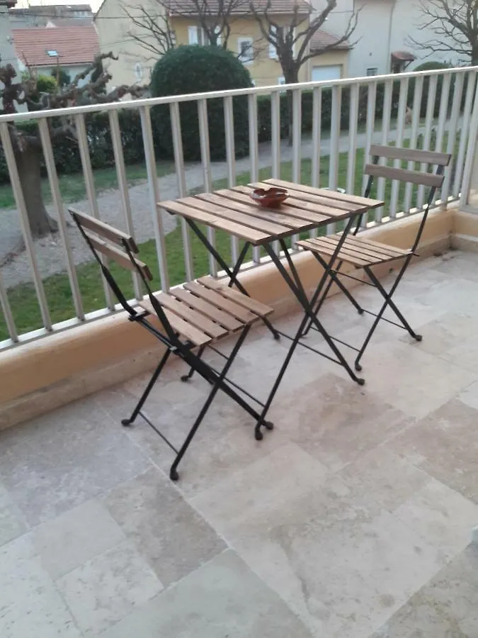 Appart Ensoleille Proche Remparts Avignon Apartment