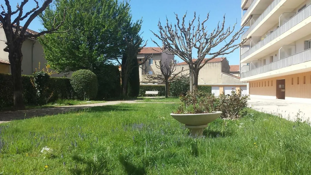 Appart Ensoleille Proche Remparts Avignon