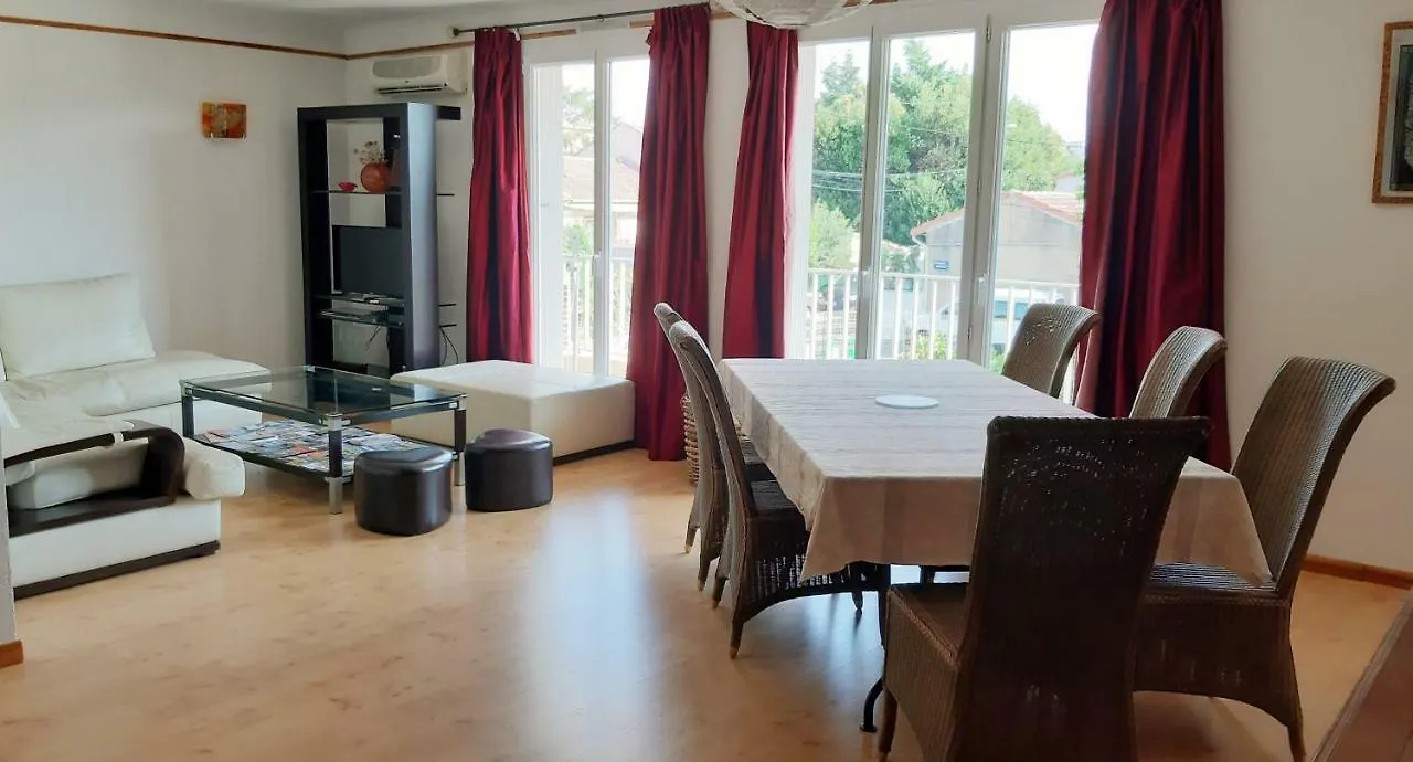 Appart Ensoleille Proche Remparts Avignon Apartment